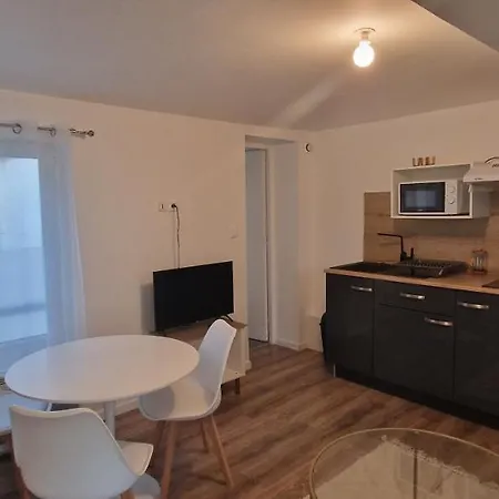 Apartment Monet- F2 A Deux Pas De Toutes Commodites
